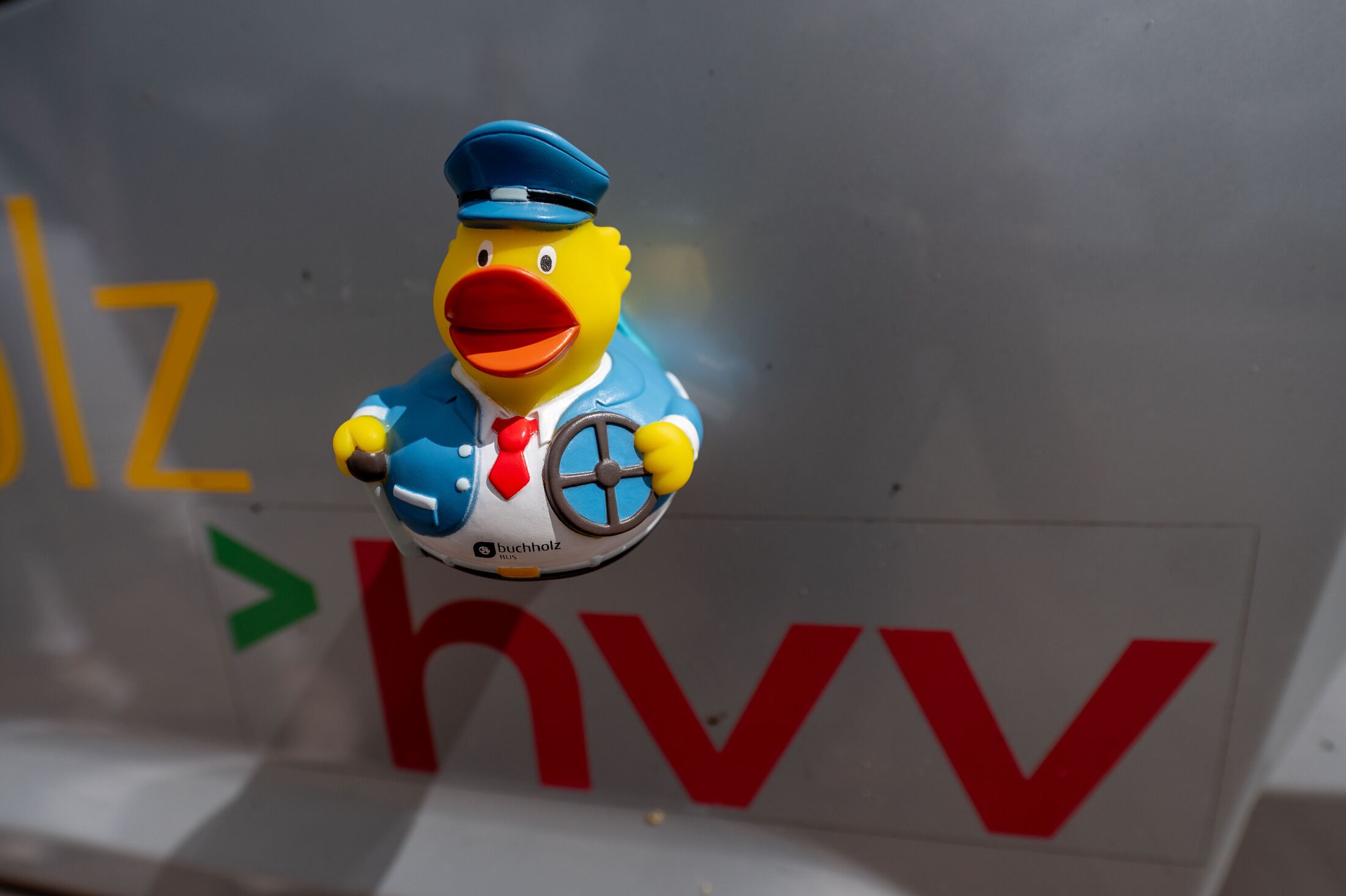 Busbert Gummiente am Buchholz Bus