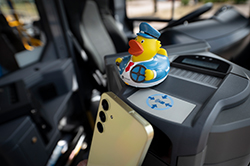 Gummiente Busbert mit Handy